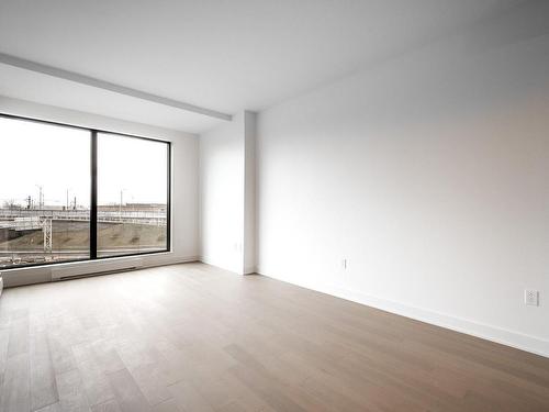 Living room - 404-399 Rue De La Rotonde, Montréal (Verdun/Île-Des-Soeurs), QC - Indoor Photo Showing Other Room