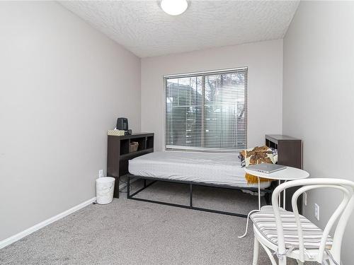 109-935 Johnson St, Victoria, BC - Indoor Photo Showing Bedroom