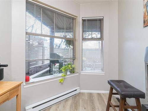 109-935 Johnson St, Victoria, BC - Indoor Photo Showing Other Room