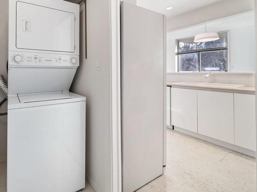 340-188 Douglas St, Victoria, BC - Indoor Photo Showing Laundry Room