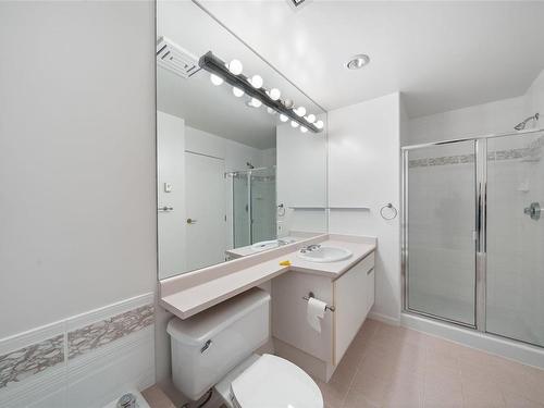 340-188 Douglas St, Victoria, BC - Indoor Photo Showing Bathroom