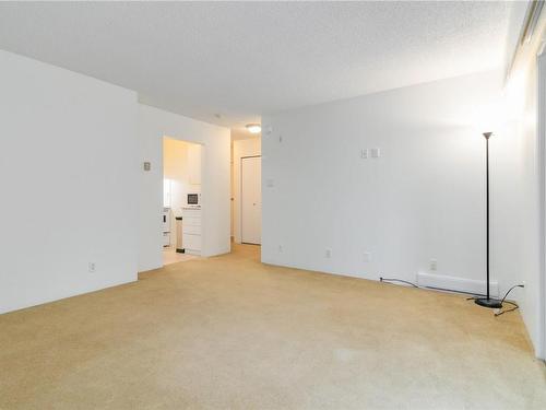 304-1597 Midgard Ave, Saanich, BC - Indoor Photo Showing Other Room