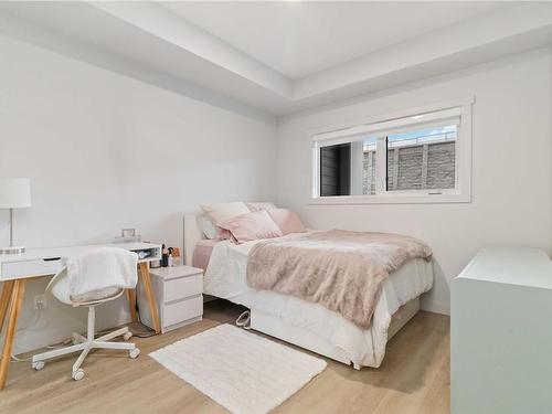 111-2465 Gateway Rd, Langford, BC - Indoor Photo Showing Bedroom