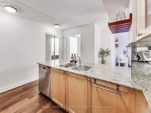 304-761 Bay St, Toronto, ON - Indoor Photo Showing Kitchen With Double Sink With Upgraded Kitchen