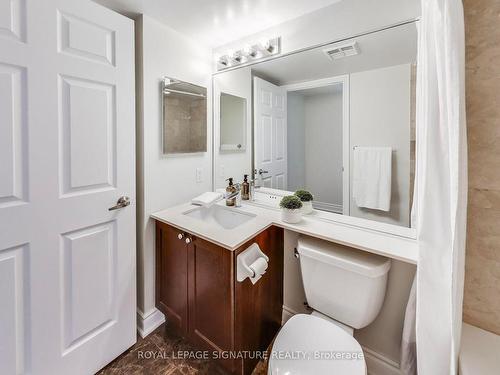 304-761 Bay St, Toronto, ON - Indoor Photo Showing Bathroom