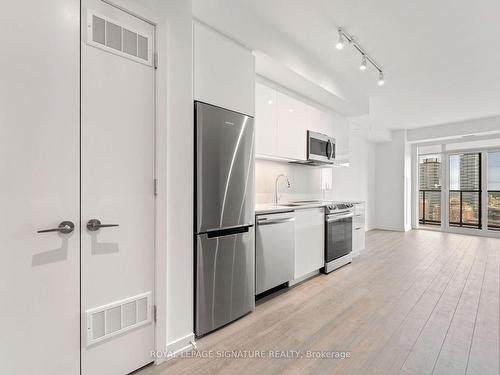 1703-48 Power St, Toronto, ON - Indoor Photo Showing Kitchen