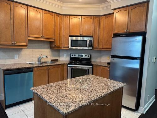 1004-80 Absolute Ave, Mississauga, ON - Indoor Photo Showing Kitchen With Double Sink