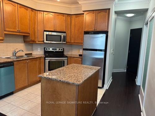 1004-80 Absolute Ave, Mississauga, ON - Indoor Photo Showing Kitchen With Double Sink