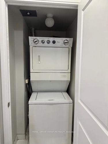 1004-80 Absolute Ave, Mississauga, ON - Indoor Photo Showing Laundry Room