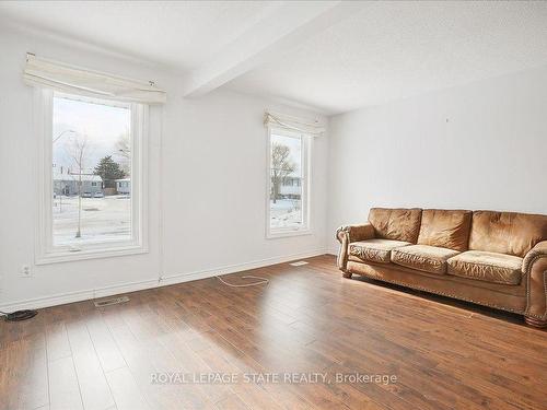 77 Cranbrook Dr, Hamilton, ON - Indoor Photo Showing Living Room