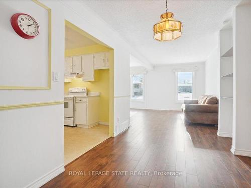 77 Cranbrook Dr, Hamilton, ON - Indoor Photo Showing Kitchen