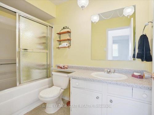 77 Cranbrook Dr, Hamilton, ON - Indoor Photo Showing Bathroom