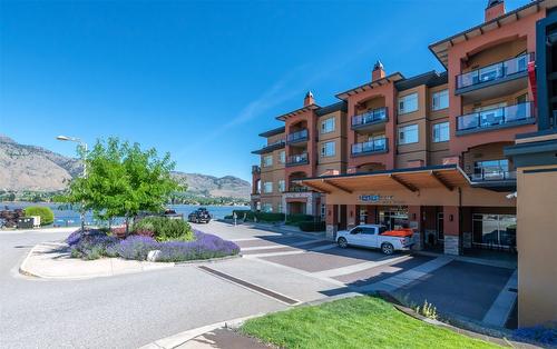 327-15 Park Place, Osoyoos, BC - Outdoor With Balcony With Facade