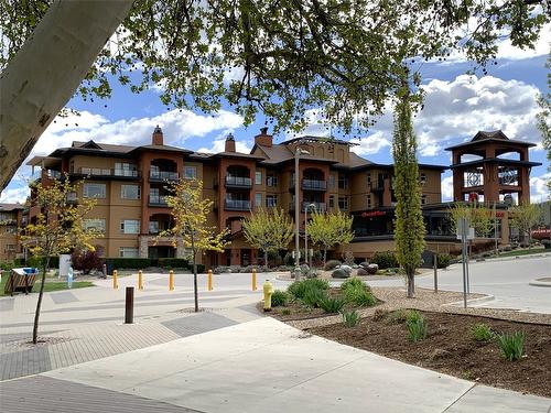 327-15 Park Place, Osoyoos, BC - Outdoor With Balcony With Facade