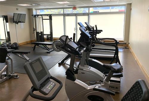 327-15 Park Place, Osoyoos, BC - Indoor Photo Showing Gym Room