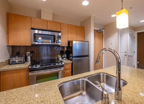 327-15 Park Place, Osoyoos, BC - Indoor Photo Showing Kitchen With Double Sink