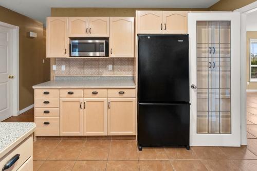 3281 Juniper Drive, Naramata, BC - Indoor Photo Showing Kitchen