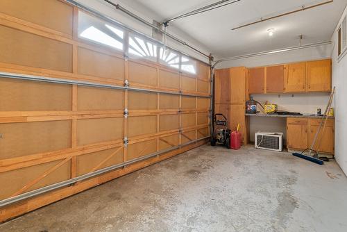 3281 Juniper Drive, Naramata, BC - Indoor Photo Showing Garage