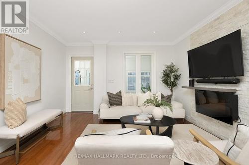 43 Baltic Avenue, Toronto, ON - Indoor Photo Showing Living Room