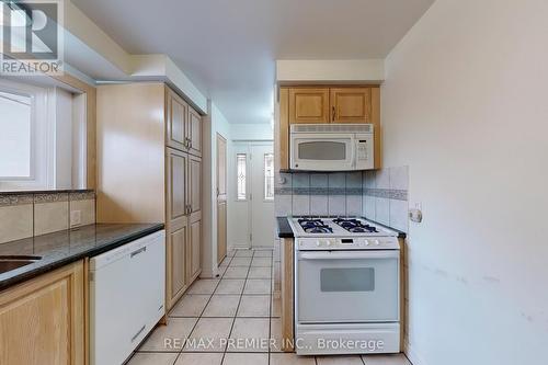 24 Dunboyne Court, Toronto, ON - Indoor Photo Showing Kitchen