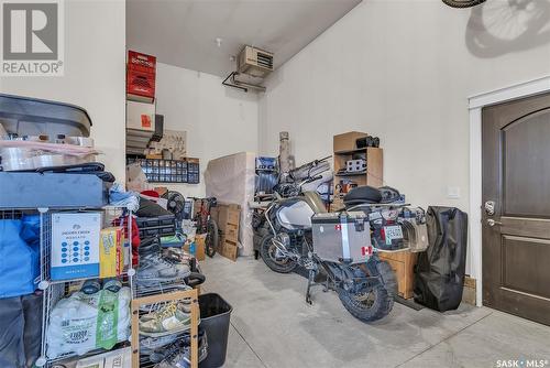 142 Gillies Lane, Saskatoon, SK - Indoor Photo Showing Garage