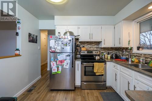 639 Vedder Crescent, Prince George, BC - Indoor Photo Showing Kitchen With Double Sink