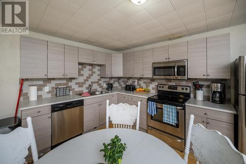 639 Vedder Crescent, Prince George, BC - Indoor Photo Showing Kitchen