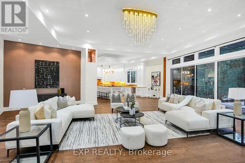 15 Glenview Heights Lane, King, ON - Indoor Photo Showing Living Room