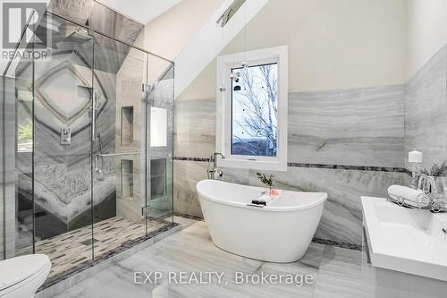 15 Glenview Heights Lane, King, ON - Indoor Photo Showing Bathroom