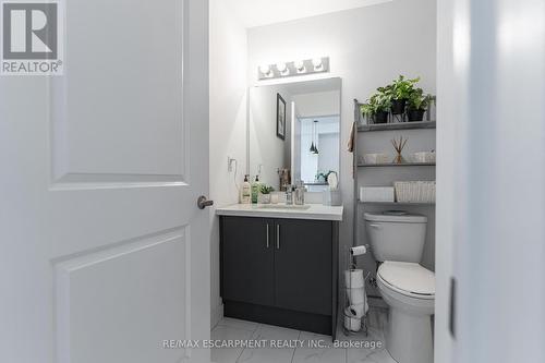 537 - 101 Shoreview Place, Hamilton, ON - Indoor Photo Showing Bathroom