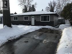 911 X AVENUE N  Saskatoon, SK S7L 3K5