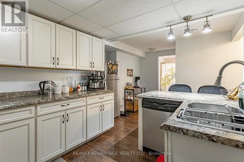 1176 Birchwood Drive, London, ON - Indoor Photo Showing Kitchen With Double Sink