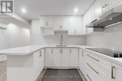 71 Coleluke Lane, Markham, ON - Indoor Photo Showing Kitchen With Upgraded Kitchen