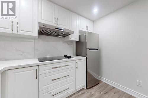 71 Coleluke Lane, Markham, ON - Indoor Photo Showing Kitchen