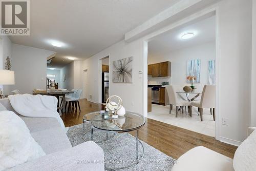 71 Coleluke Lane, Markham, ON - Indoor Photo Showing Living Room