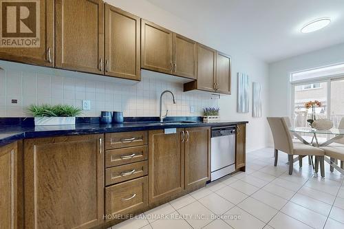 71 Coleluke Lane, Markham, ON - Indoor Photo Showing Kitchen