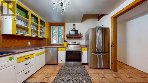 50 Potters Road N, Tillsonburg, ON - Indoor Photo Showing Kitchen