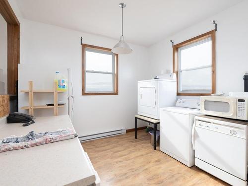 Cuisine - 1-1296 Rue Farmer, Les Cèdres, QC - Indoor Photo Showing Laundry Room