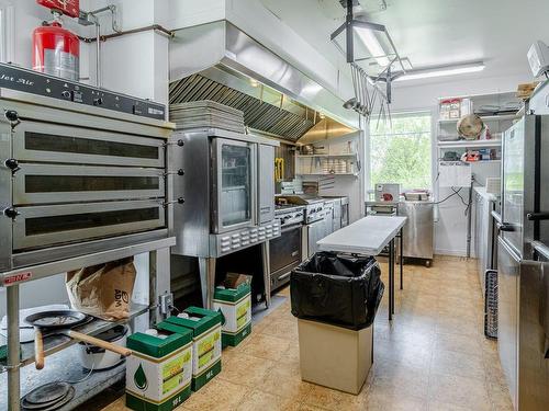 Commerce - 1792 Rue Dublin, Inverness, QC - Indoor Photo Showing Kitchen