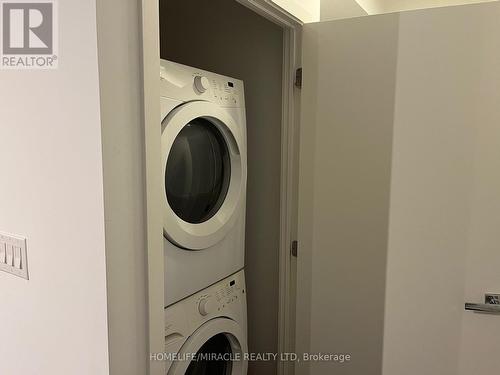 1310 - 21 Widmer Street, Toronto, ON - Indoor Photo Showing Laundry Room