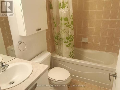 2105 - 38 Grenville Street, Toronto, ON - Indoor Photo Showing Bathroom