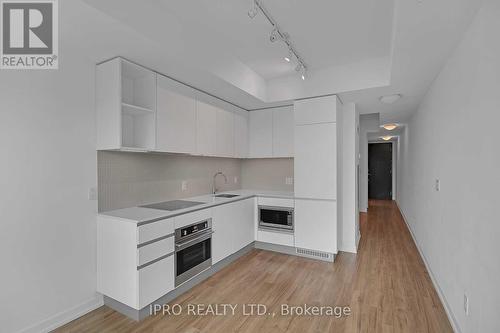 523 - 377 Madison Avenue, Toronto, ON - Indoor