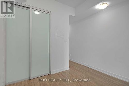 523 - 377 Madison Avenue, Toronto, ON - Indoor