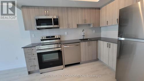 1207 - 1435 Celebration Drive, Pickering, ON - Indoor Photo Showing Kitchen