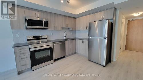 1207 - 1435 Celebration Drive, Pickering, ON - Indoor Photo Showing Kitchen