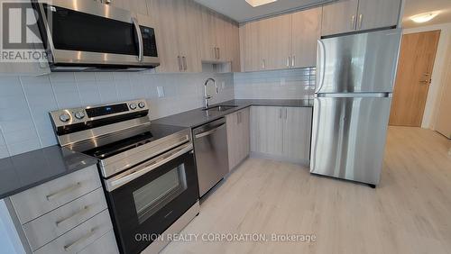 1207 - 1435 Celebration Drive, Pickering, ON - Indoor Photo Showing Kitchen