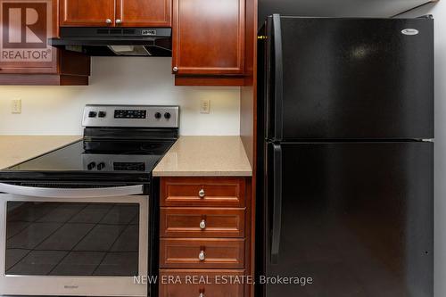 48 Ayers Crescent, Toronto, ON - Indoor Photo Showing Kitchen