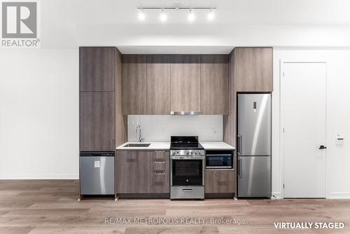 607 - 195 Commerce Street, Vaughan, ON - Indoor Photo Showing Kitchen With Stainless Steel Kitchen