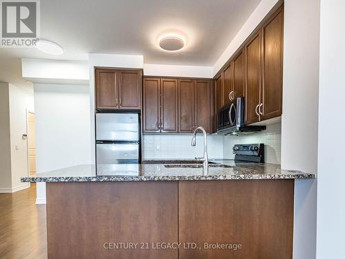 1503 - 9245 Jane Street, Vaughan, ON - Indoor Photo Showing Kitchen