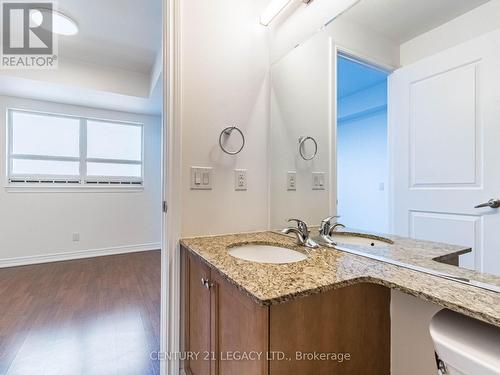 1503 - 9245 Jane Street, Vaughan, ON - Indoor Photo Showing Bathroom